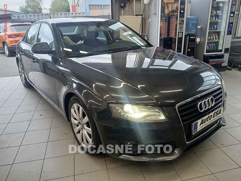 Audi A4 (2008) 3.2FSI Quattro, ČR, AT, navi - fotka 1 z 3
