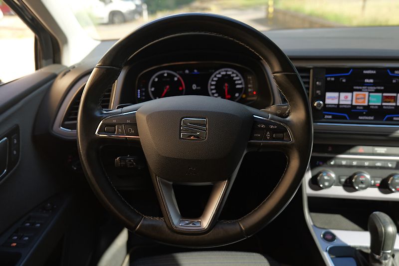 Seat Leon - fotka 17 z 35