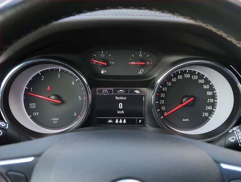 Opel Insignia (2021) 2.0 CDTI, Automat, ČR,1.maj - fotka 11 z 17