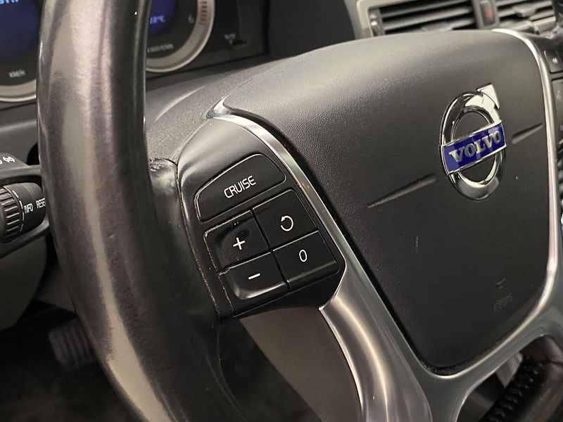 Volvo XC70 D5 AWD SUMMUM REZERVACE - fotka 25 z 49