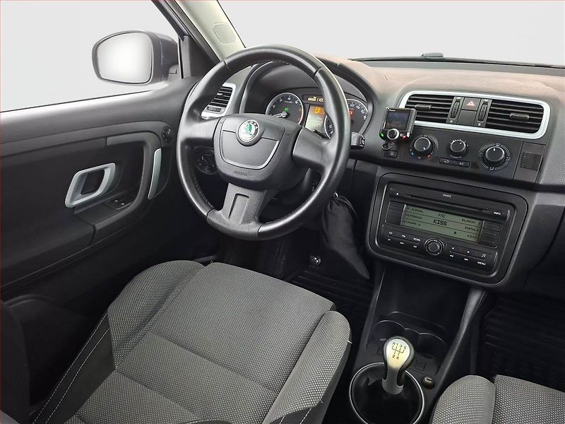 Škoda Fabia (2009) 1.6 16V, nová STK, Tažné - fotka 7 z 14