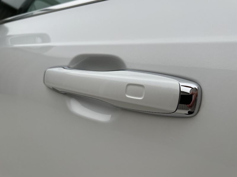 Volvo XC90 T8 AWD INSCRIPTION 7 MÍST AUT - fotka 16 z 49