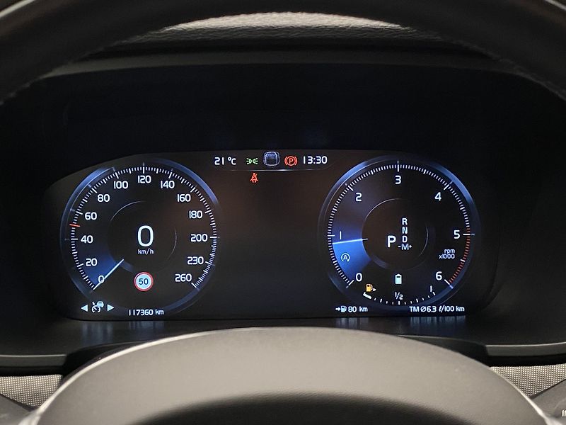 Volvo V90 B4 MOMENTUM AUT  - fotka 25 z 45