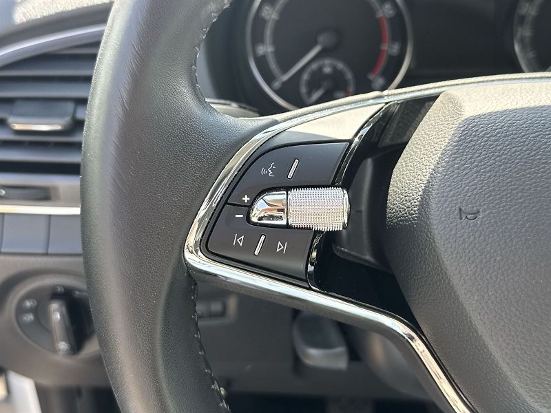 Škoda Fabia (2021) Combi 1.0 TSI Ambition - fotka 16 z 29