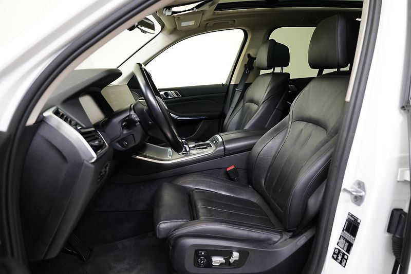 BMW X5 - fotka 11 z 26