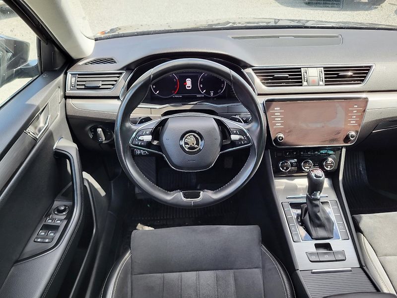 Škoda Superb III FL combi 1.5 TSI DSG STYLE - fotka 9 z 46