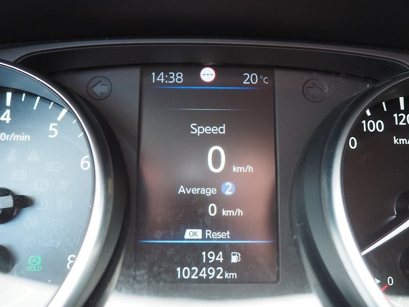 Nissan Qashqai (2019) 1.3 DIG-T 103 kW, 1. Maj ČR - fotka 26 z 34