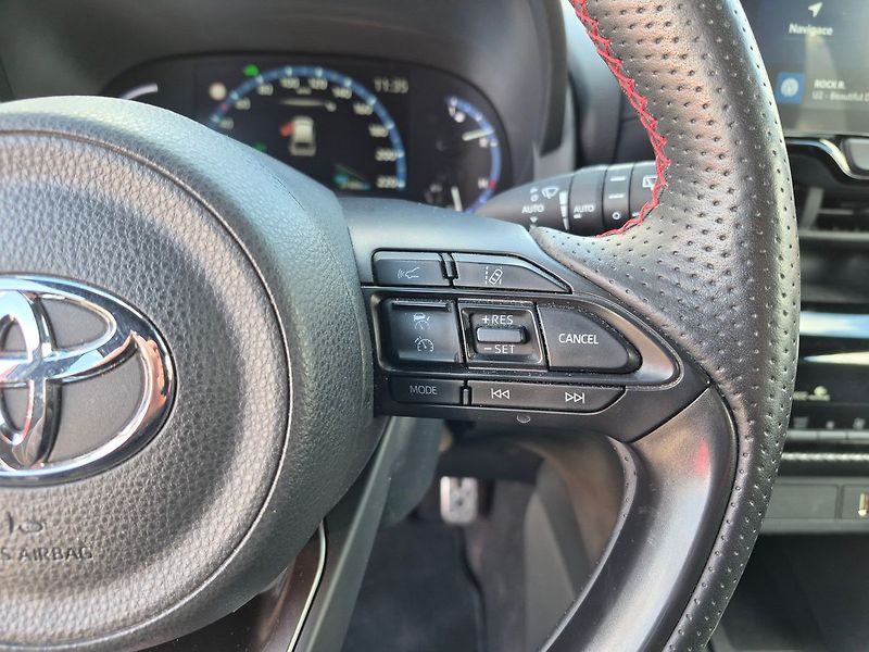 Toyota Yaris Cross GR SPORT 1,5 Hybrid 85KW - fotka 9 z 19