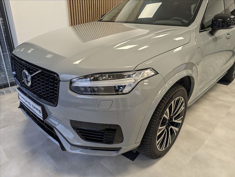 Volvo XC90 T8 Plus Dark Recharge AWD - fotka 3 z 39