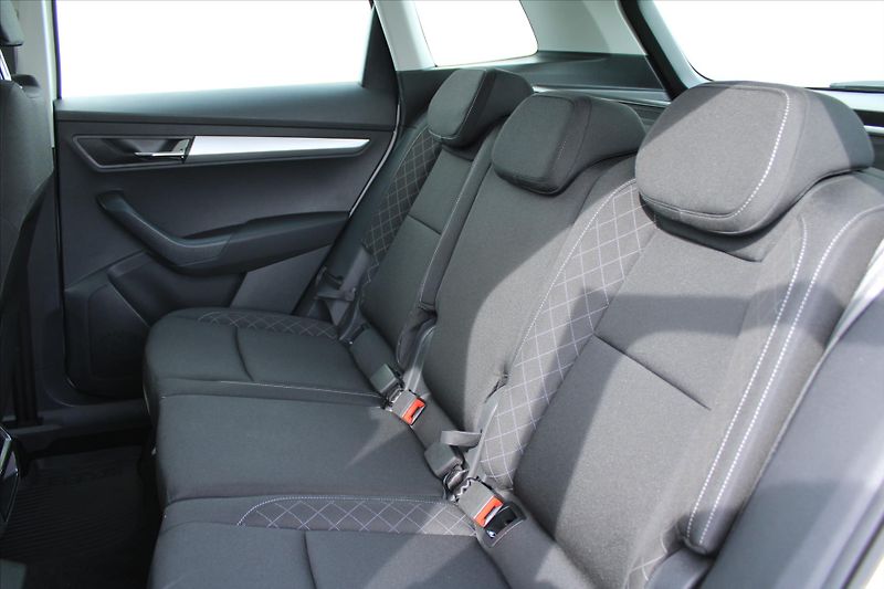 Škoda Karoq 2.0 TDI  NAVI DPH 1.MAJ ČR - fotka 10 z 28