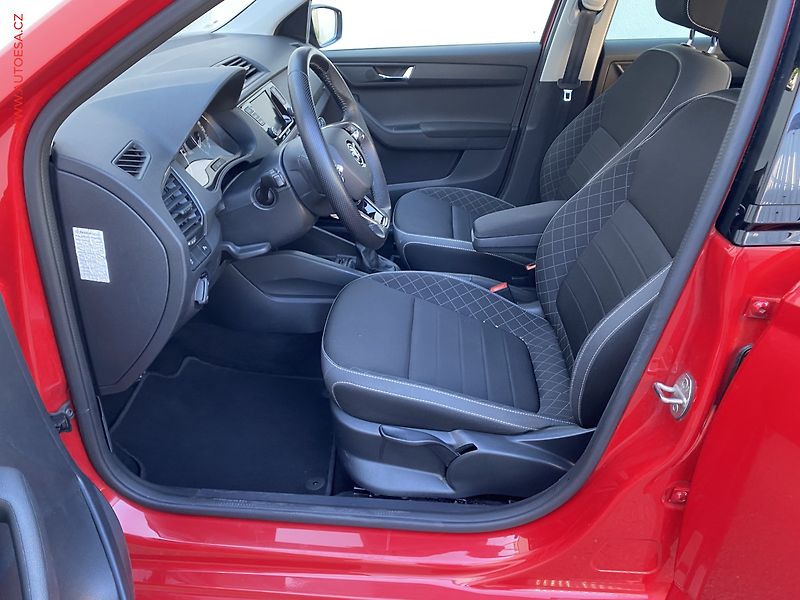 Škoda Fabia (2022) 1.0 TSi, 1.maj,ČR, Ambition - fotka 9 z 18