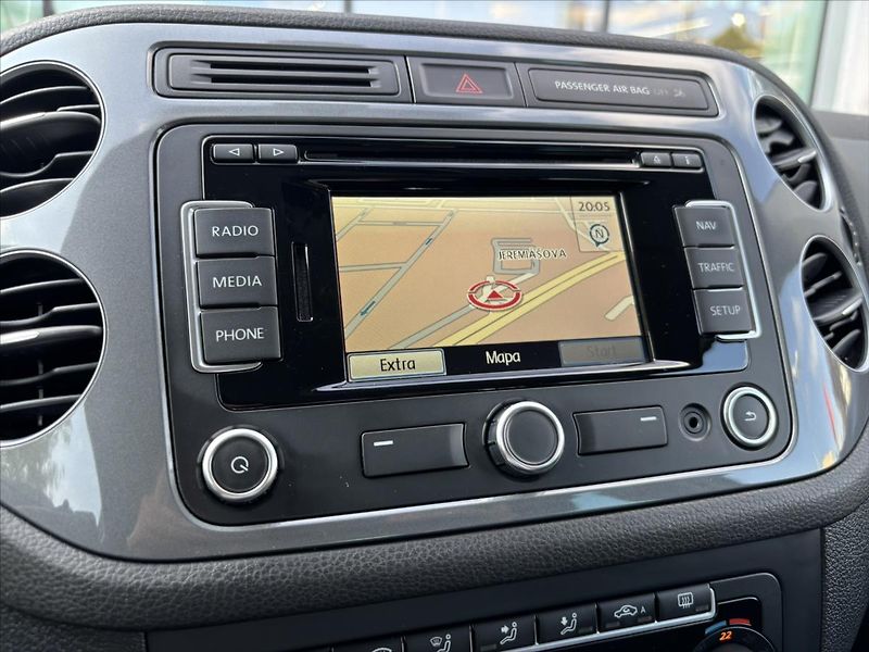 Volkswagen Tiguan 2,0 TSi 4x4 AT R-Line TOP STAV - fotka 19 z 40