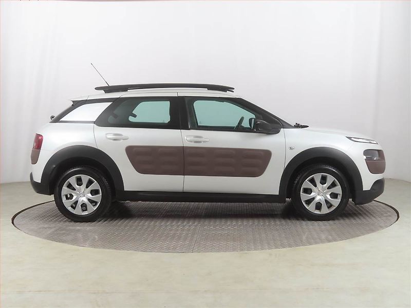 Citroën C4 Cactus (2017) 1.2 PureTech, Serv.kniha - fotka 6 z 16