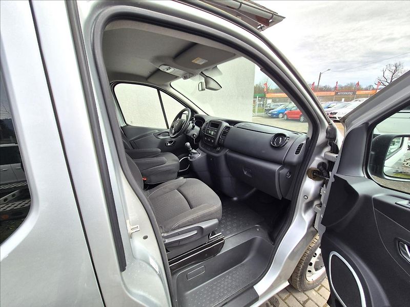 Opel Vivaro (2016) 1,6 CDTi 8 9 Míst TZ Tempomat - fotka 18 z 30