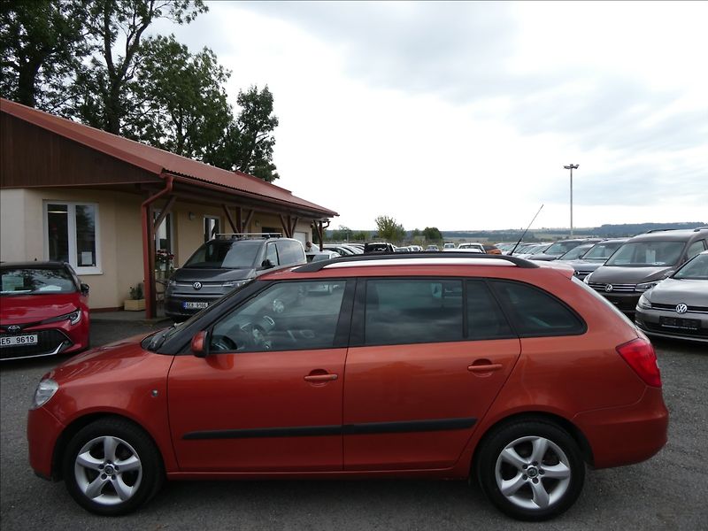 Škoda Fabia 1,4 i16V 1.MAJITEL,závěs,2xkol - fotka 6 z 48