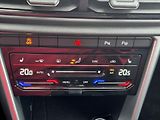 Volkswagen T-Roc 1,5 TSi 110kW DSG Life Tov.zár - náhled 17