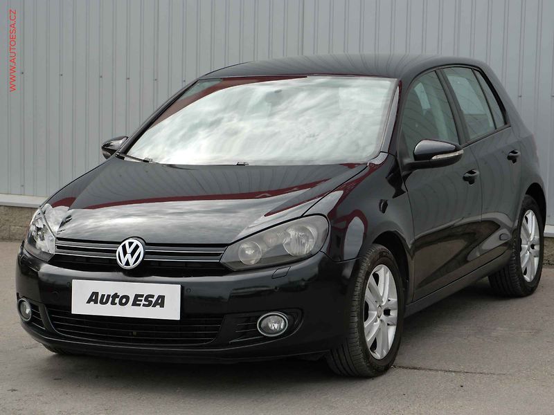 Volkswagen Golf (2010) 1.6TDi, Highline, DSG - fotka 3 z 18