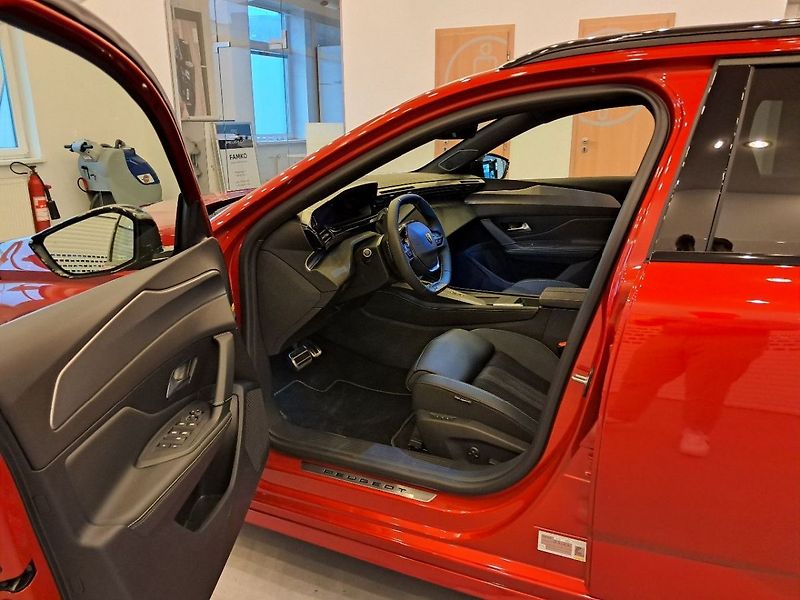 Peugeot 308 SW GT Hybrid 145 e-DCS6 - fotka 15 z 40