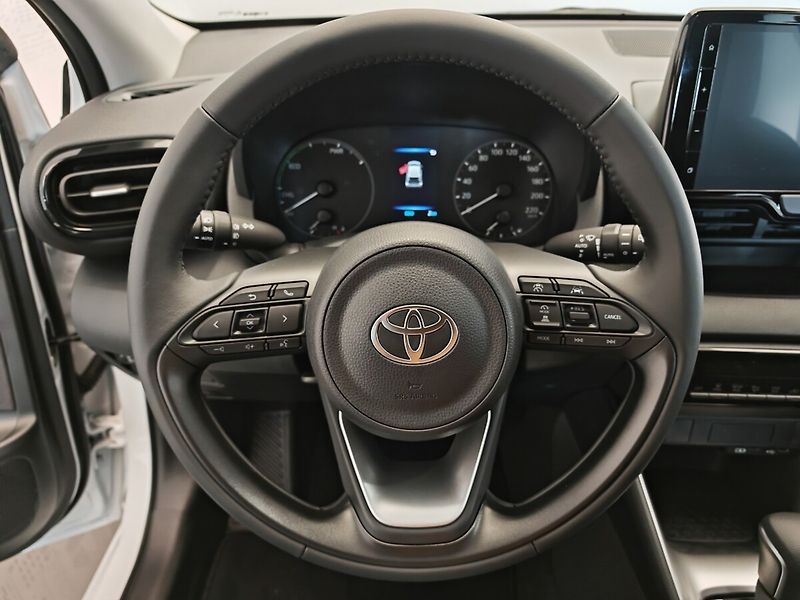 Toyota Yaris 1.5 Hybrid Comfort - fotka 11 z 28