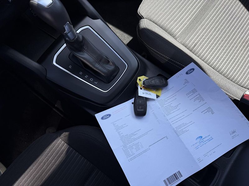 Ford Focus Kombi automat Titanium navi - fotka 13 z 17