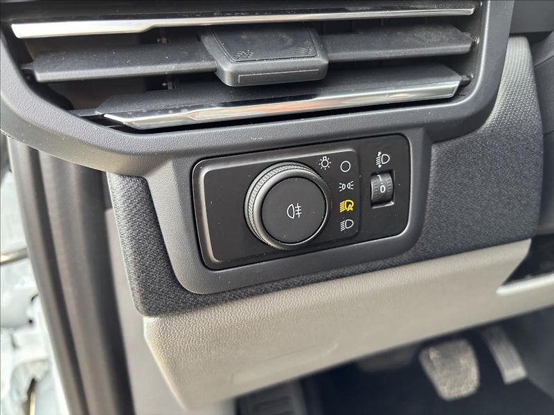 Ford Tourneo Custom 2,0 EcoBlue 125kW Titanium L1 - fotka 29 z 54