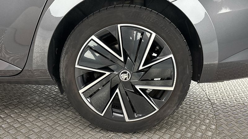 Škoda Superb 2.0 TDI DSG 4x4 Style - fotka 19 z 25
