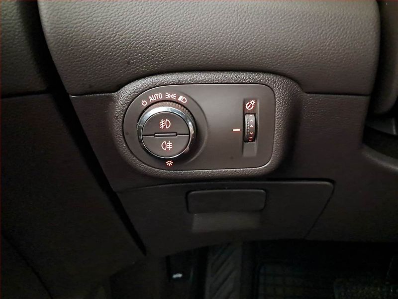 Opel Zafira (2015) 2.0 CDTI, Automat, 7 míst - fotka 18 z 18