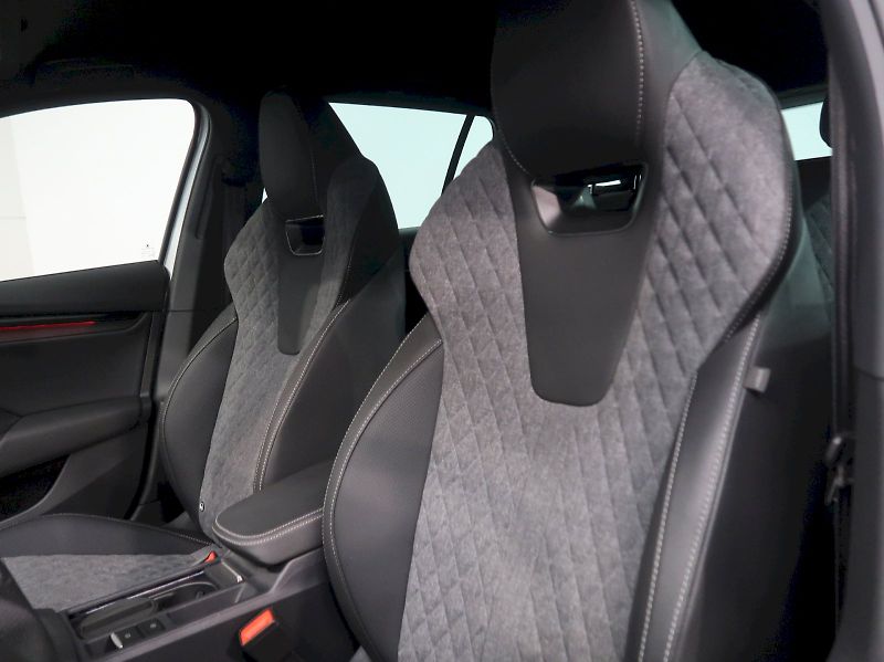 Škoda Octavia (2025) SPORTLINE 2.0TDI 110KW DSG CAN - fotka 12 z 37