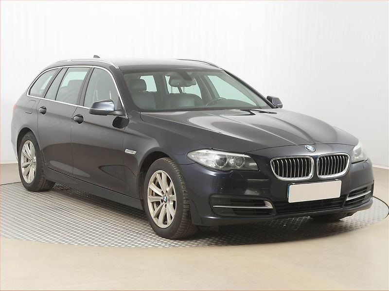 BMW Řada 5 (2015) 520d xDrive, 4X4, Automat - fotografie inzerátu
