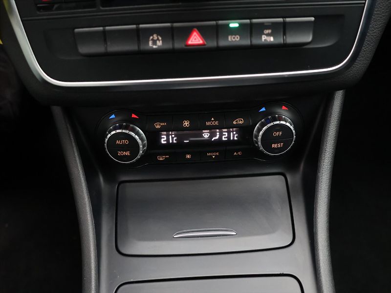 Mercedes-Benz CLA 2,1 CDI 125kW Aut. Xenon Kůže - fotka 17 z 25