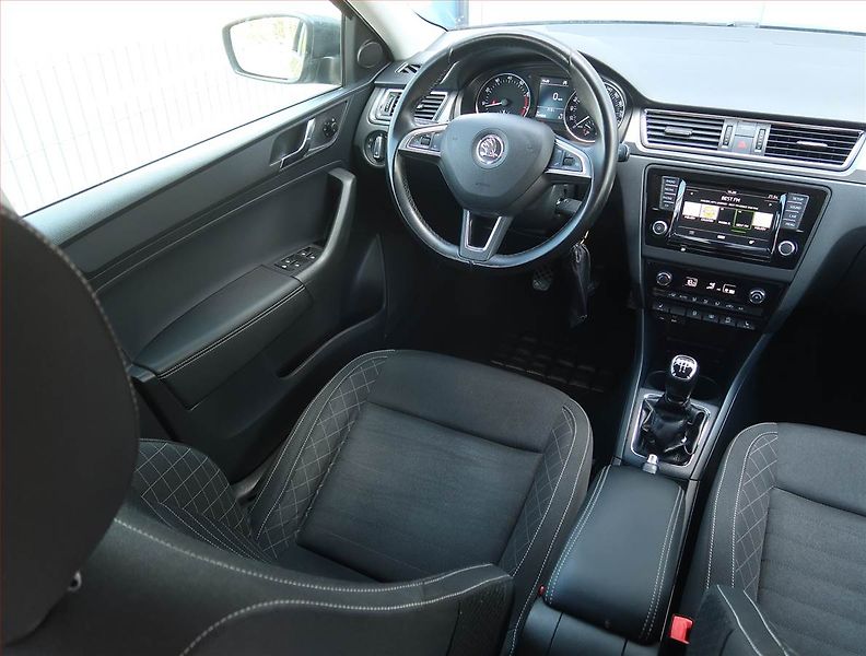 Škoda Rapid (2016) Style 1.2 TSI, Xenony - fotka 7 z 17