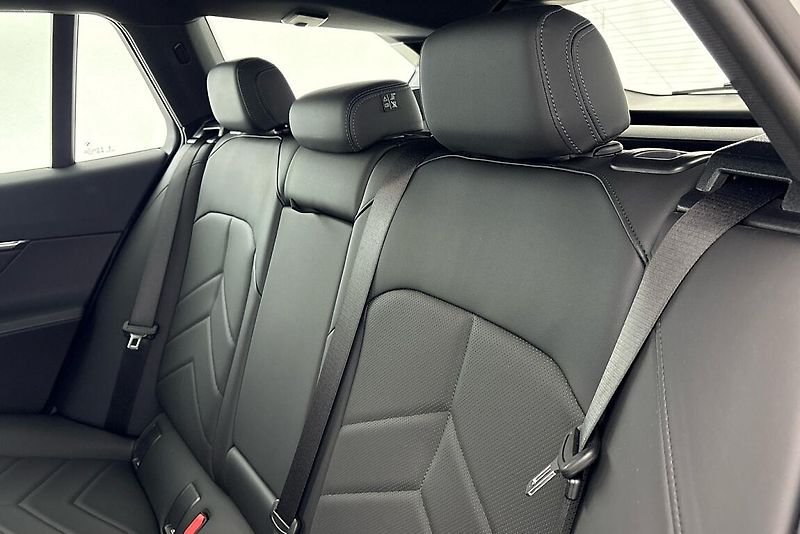 BMW Řada 5 540d xDrive Touring - fotka 9 z 24