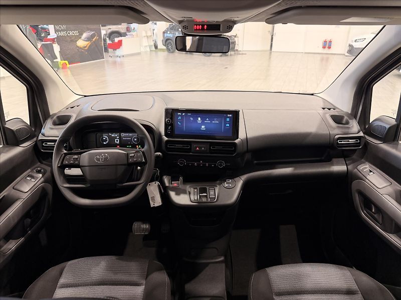 Toyota ProAce City Verso (2025) 1,5 Diesel (130hp)  8AT LWB 7M - fotka 8 z 9