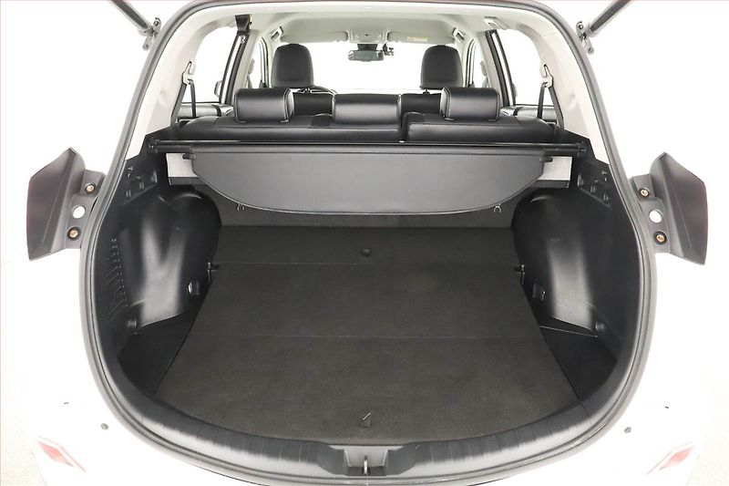 Toyota RAV4 (2017) 2.5 Hybrid - fotka 11 z 21