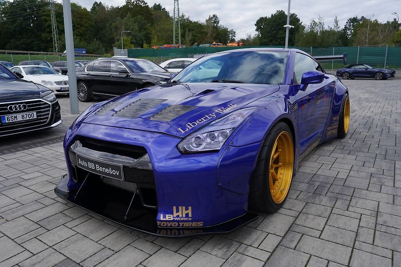 Nissan GT-R 3.8i V6 Liberty Walk 615 PS - fotka 2 z 31