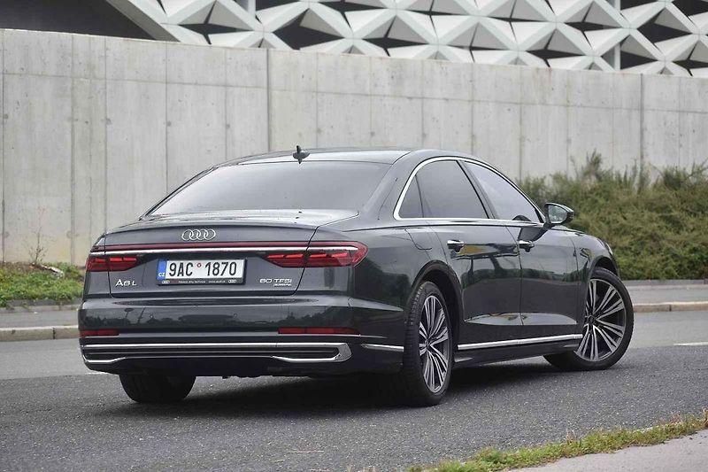 Audi A8 L budeme vídat třeba v diplomatických čtvrtích