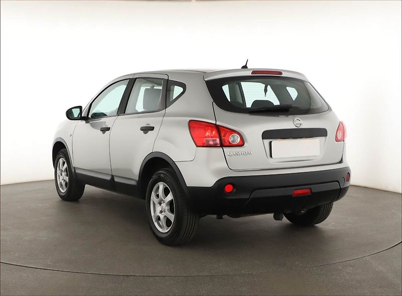 Nissan Qashqai (2010) 1.6 - fotka 4 z 14