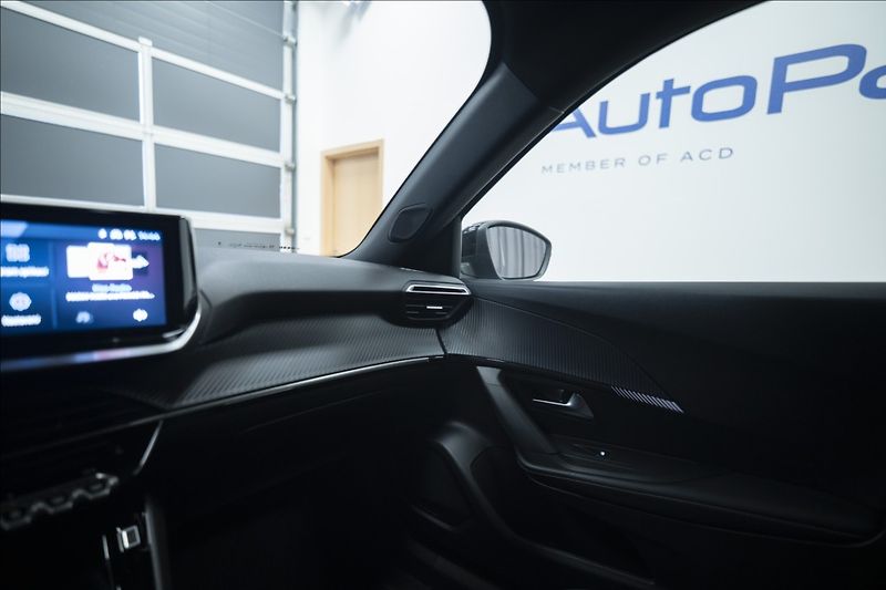Peugeot 2008 1,2 HYBRID AT KAMERA 360° ČR - fotka 30 z 43