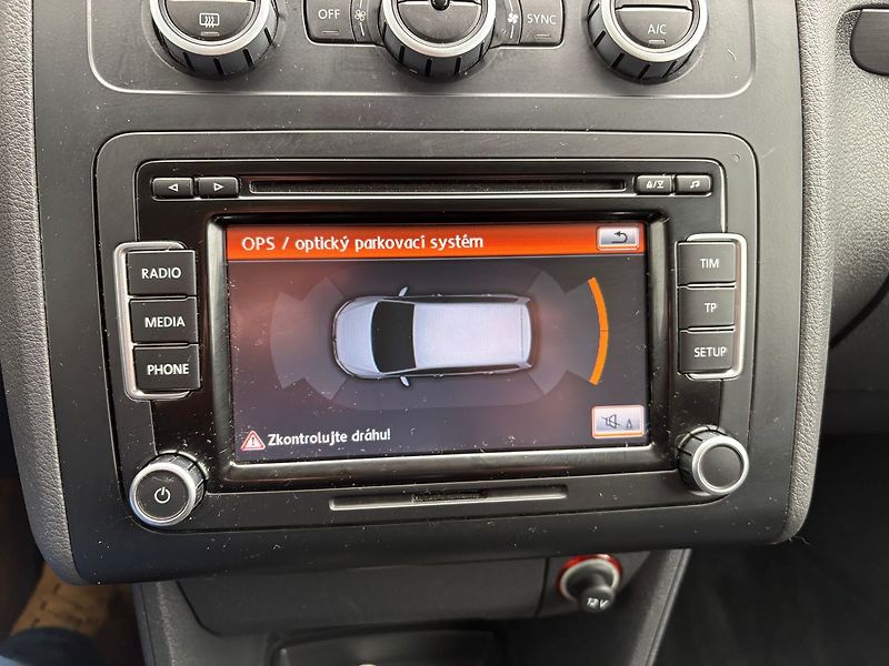 Volkswagen Touran 1.6TDI, 77kW, Tažné - fotka 12 z 28