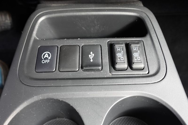 Mitsubishi Space Star ZLEVNĚNO 1,2i 52kW A/T - fotka 19 z 26