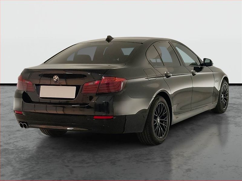 BMW Řada 5 (2015) 525d xDrive, 4X4, Automat - fotka 5 z 25