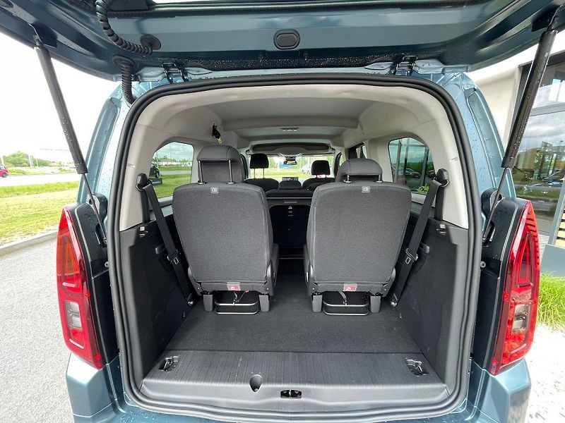Toyota ProAce City Verso 1.5 D-4D A/T VIP 7S - fotka 10 z 29