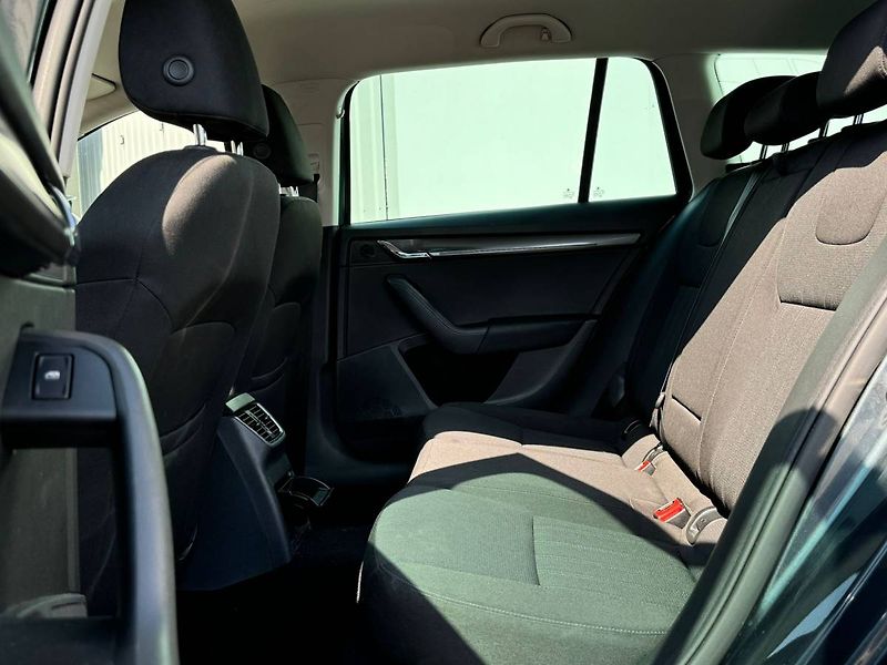 Škoda Octavia combi Style Plus 2,0 TDI 110 k - fotka 7 z 25