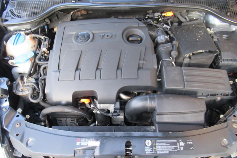 Škoda Octavia 1.6 TDi AUT. KLIMA SADA KOL - fotka 18 z 31