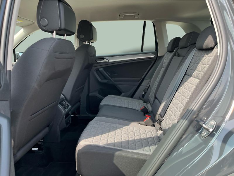 Volkswagen Tiguan Life 2.0 TDI 110 kW DSG - fotka 12 z 29