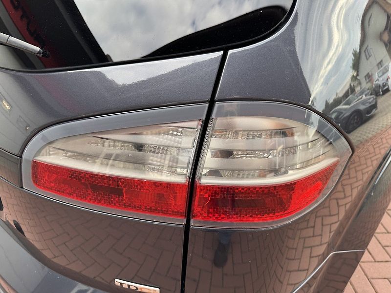 Ford S-MAX (2009) 2.0TDCi Navi 7Míst Tažné Z. - fotka 36 z 45