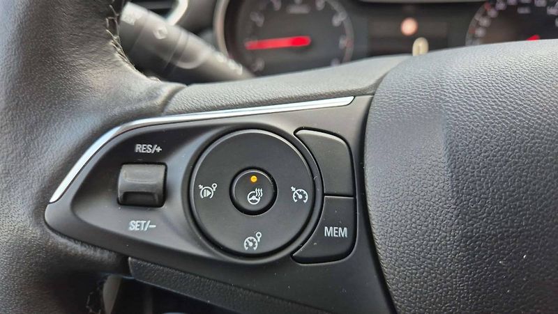 Opel Crossland Elegance F 12 XHL (81kW / 110H - fotka 25 z 49