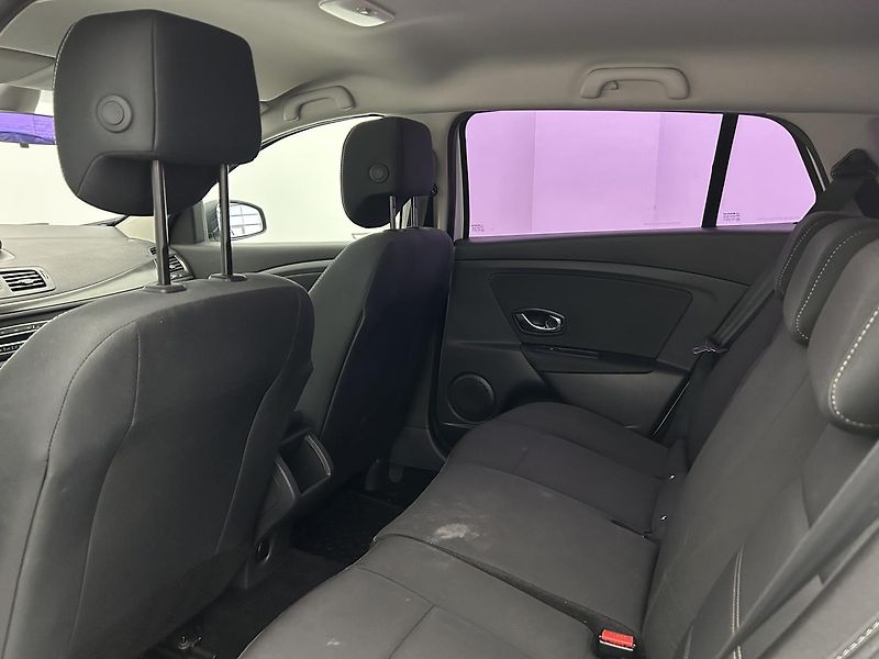 Renault Mégane 1.5 DCi Energy - fotka 16 z 22