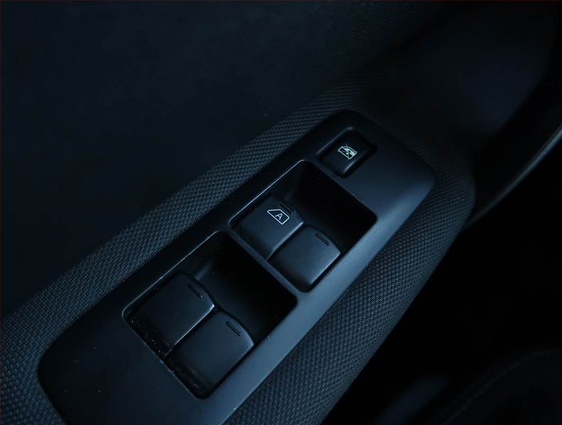 Nissan Qashqai (2012) 1.5 dCi, Tempomat - fotka 17 z 21