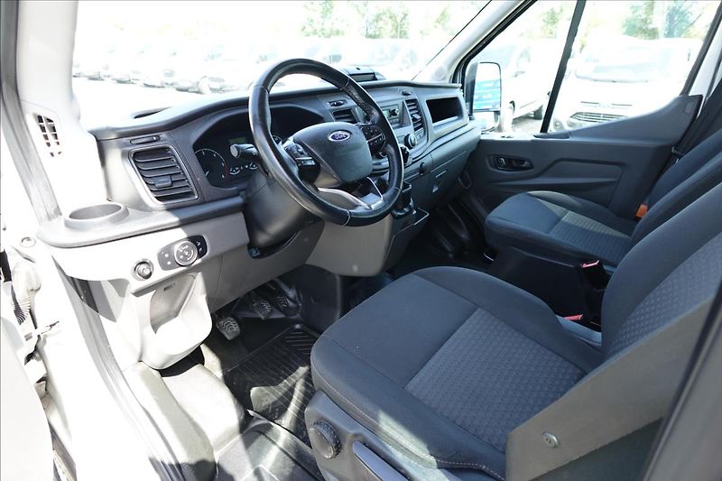 Ford Transit 2,0 TDCi  L3H2 6MÍST KLIMA - fotka 21 z 40